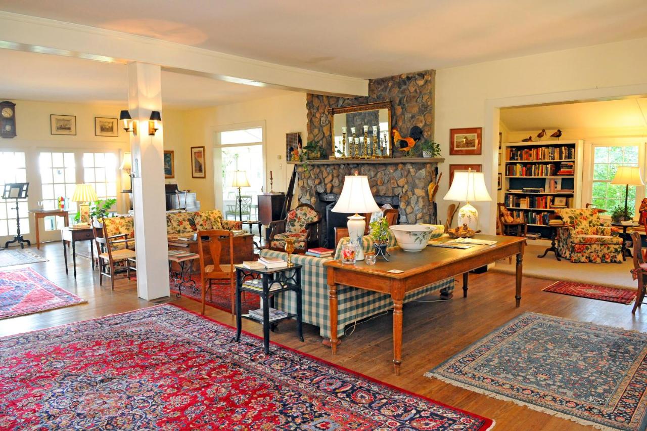 | Orchard Inn