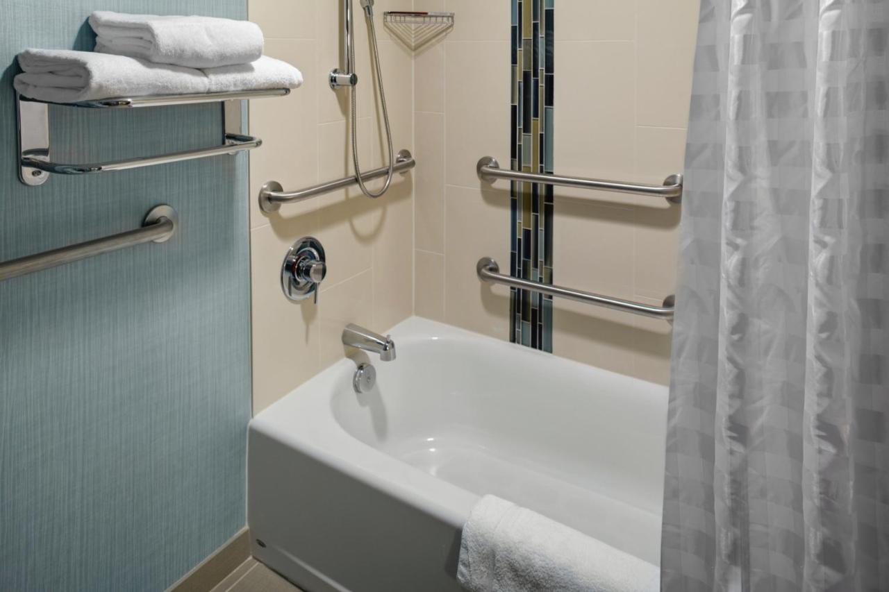 King Room - Disability Access at Hyatt Place Charlotte Airport / Billy Graham Parkway