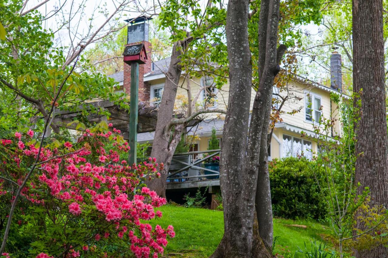 | Orchard Inn