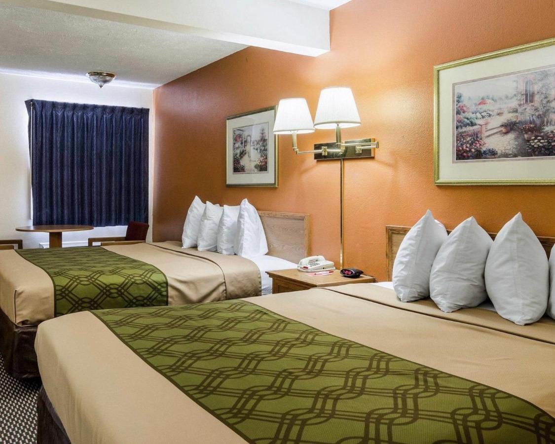 Queen Room with Two Queen Beds - Non-Smoking at Econo Lodge Lawrence near University
