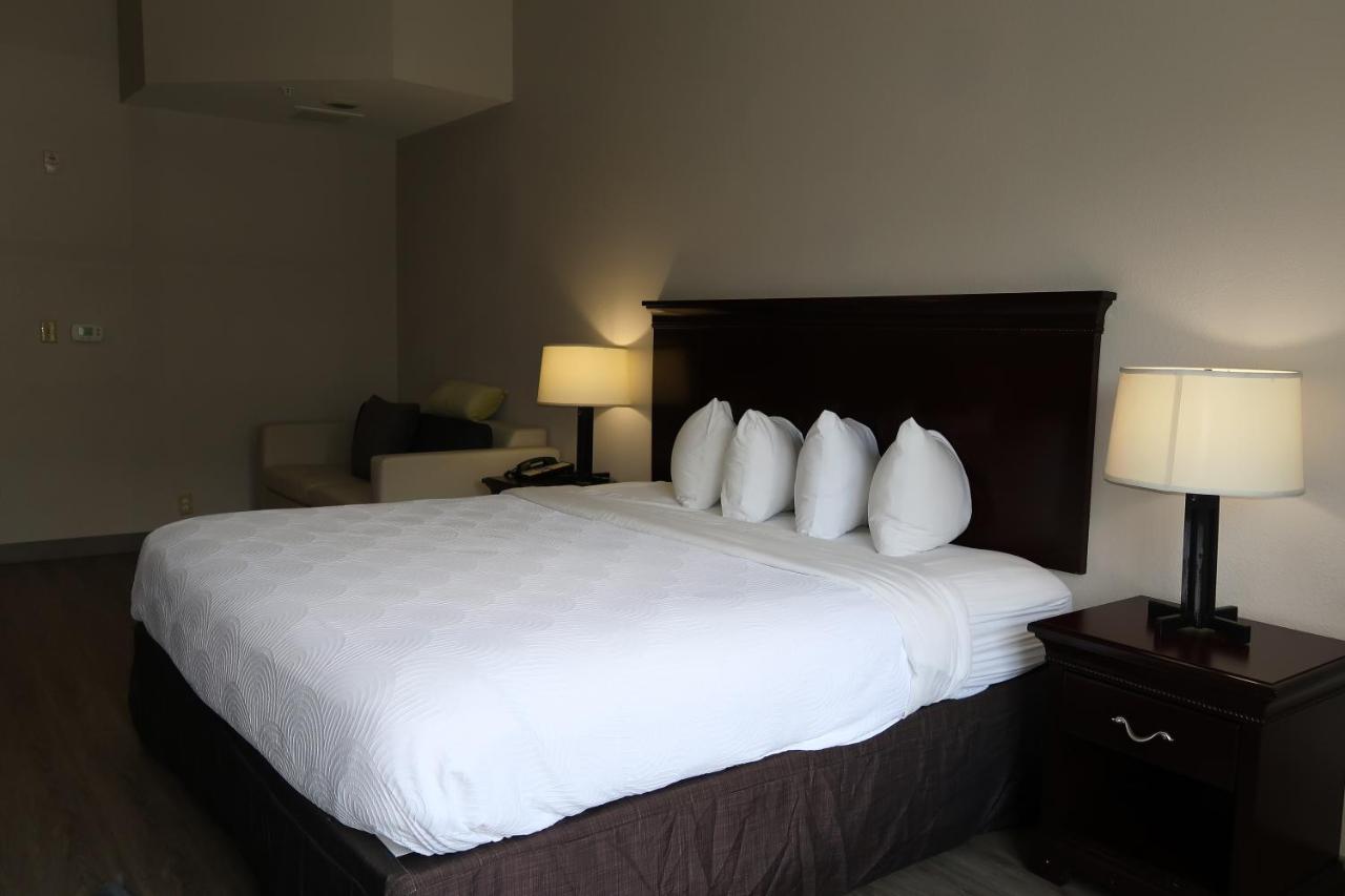 King Room - Disability Access/Non-Smoking at Country Inn & Suites by Radisson, Tallahassee-University Area, FL