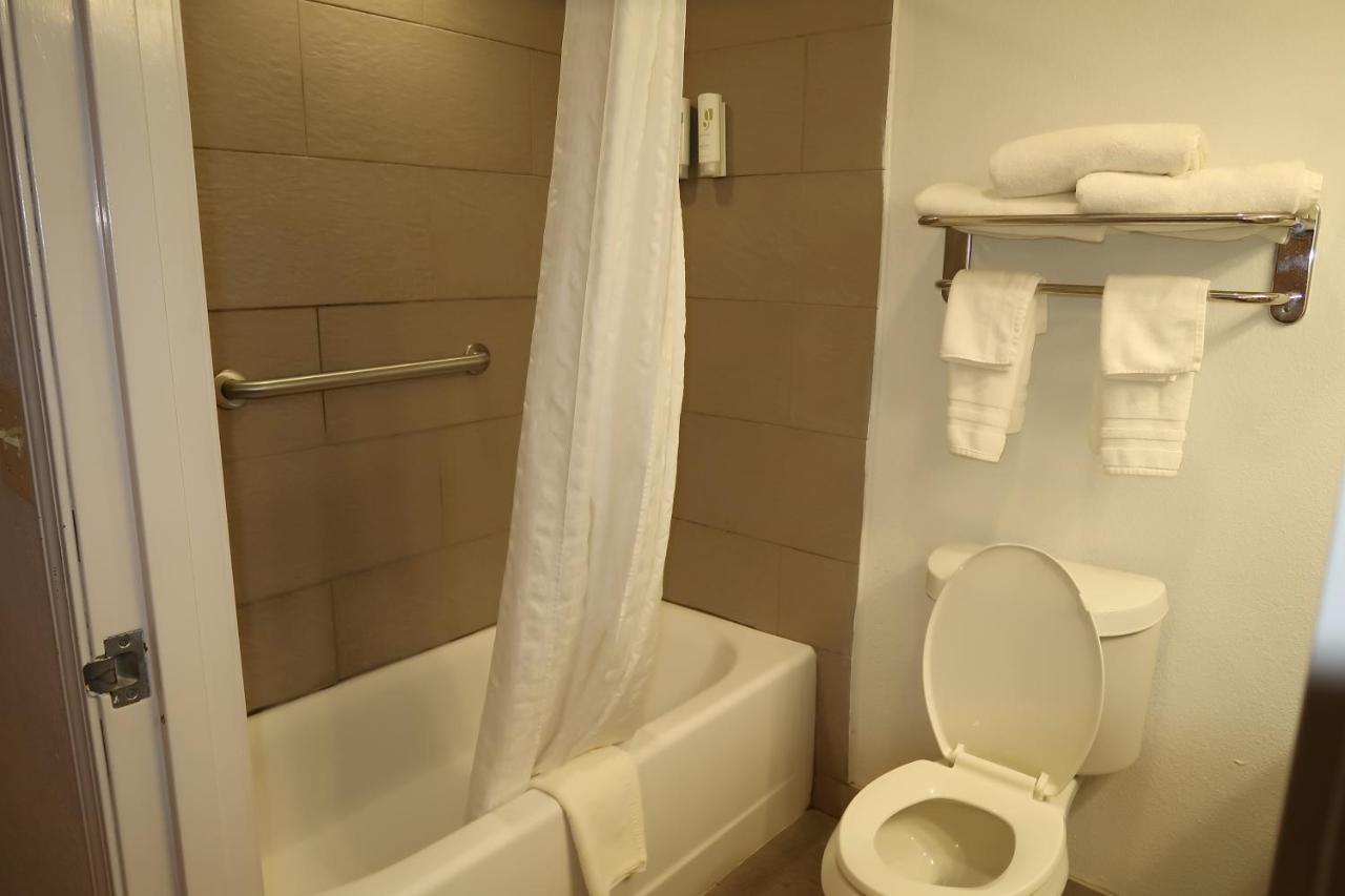 King Room - Non-Smoking at Country Inn & Suites by Radisson, Tallahassee-University Area, FL