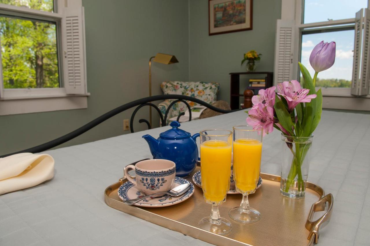 | Orchard Inn