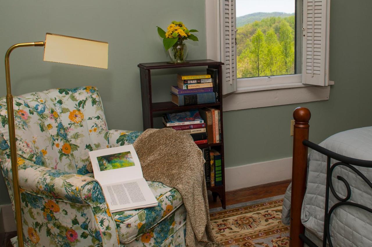 | Orchard Inn