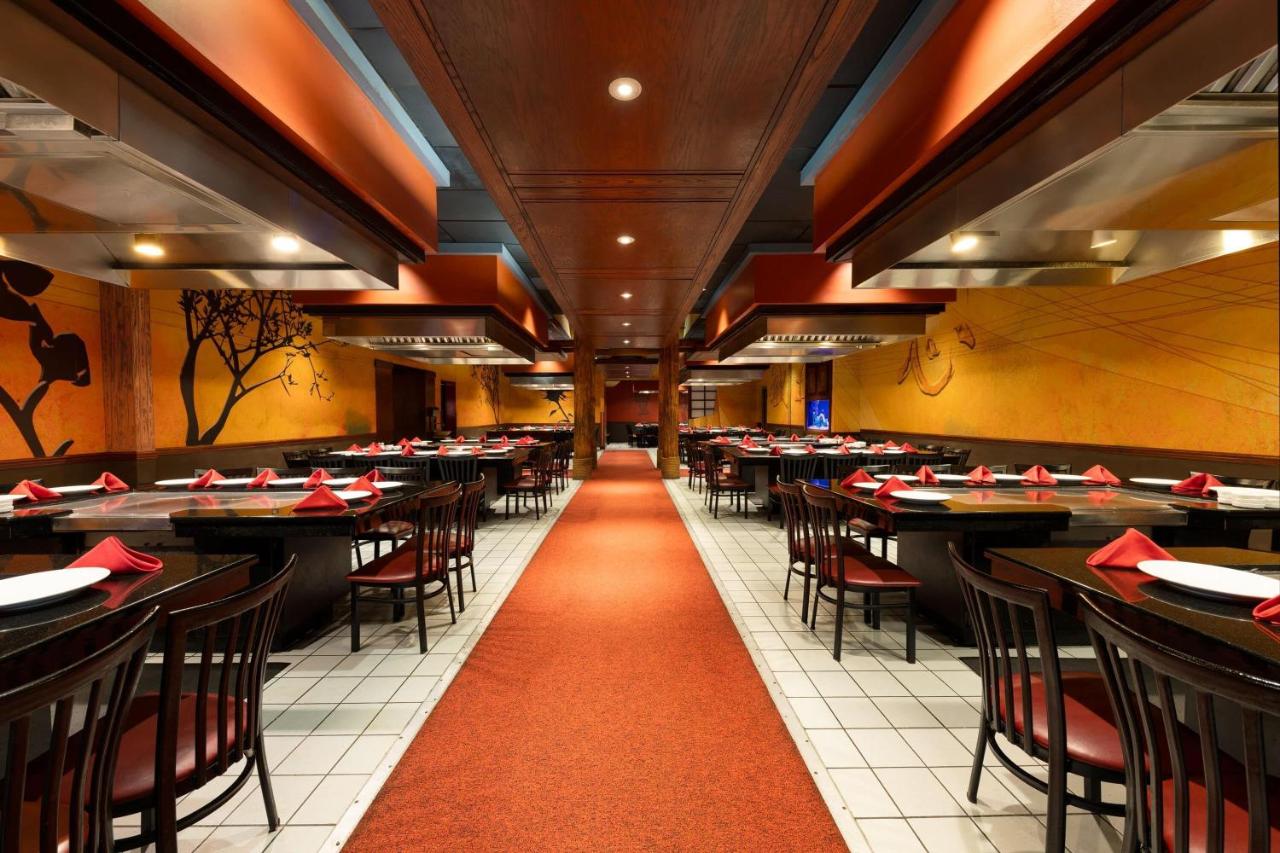 | Wyndham Riverfront Hotel