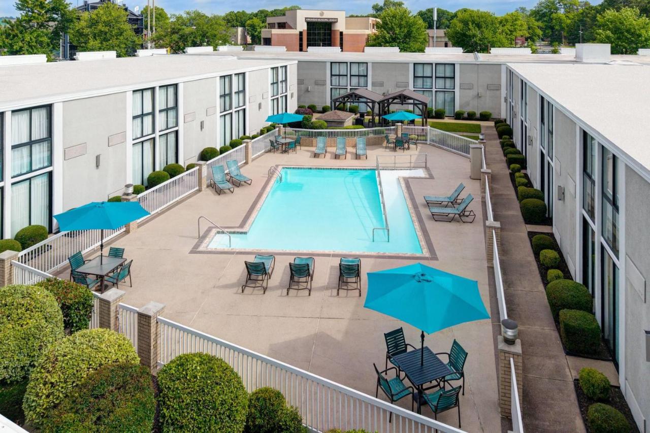 | Wyndham Riverfront Hotel