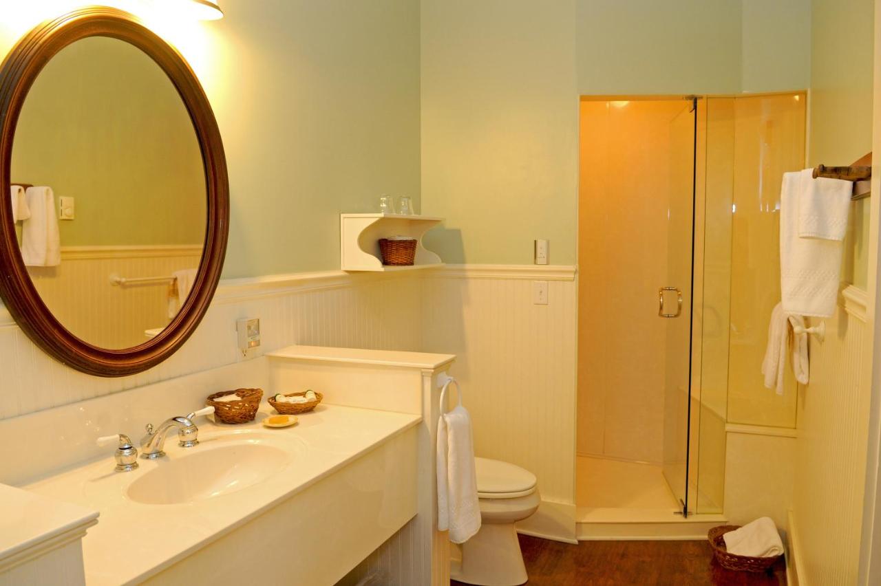 | Orchard Inn