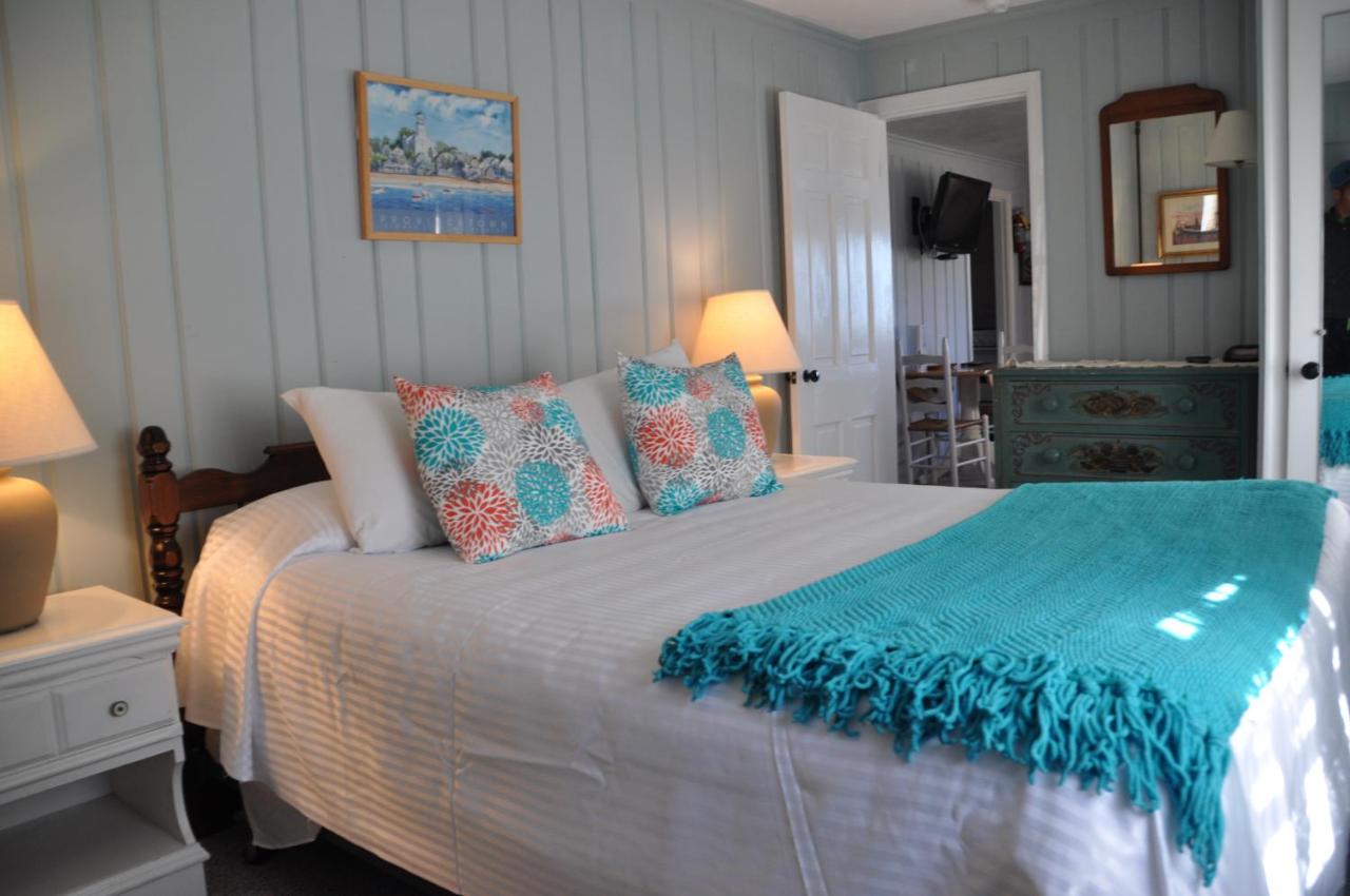 Two-Bedroom Corner Suite with Sea View at The Masthead Resort