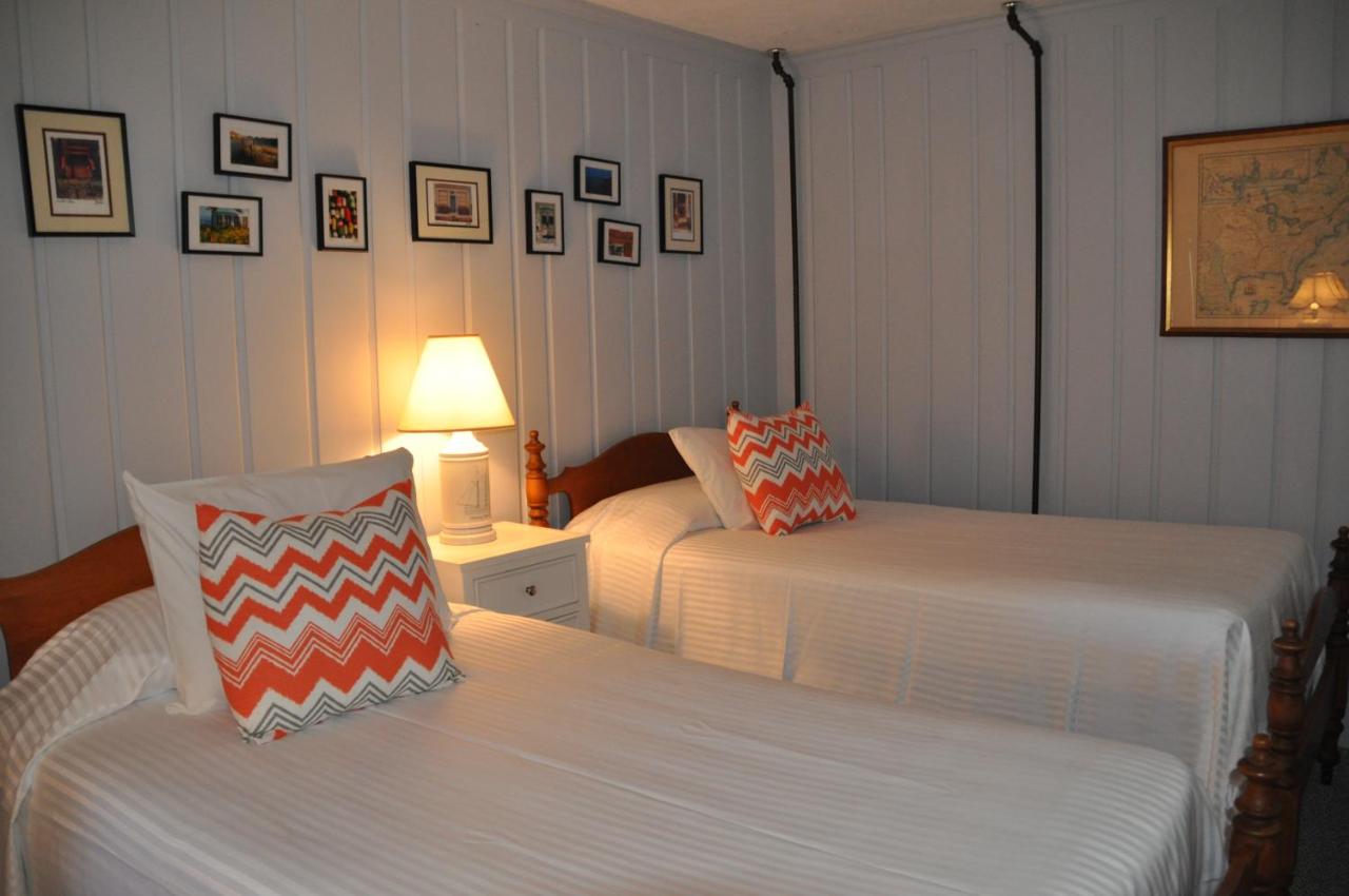 Two-Bedroom Corner Suite with Sea View at The Masthead Resort