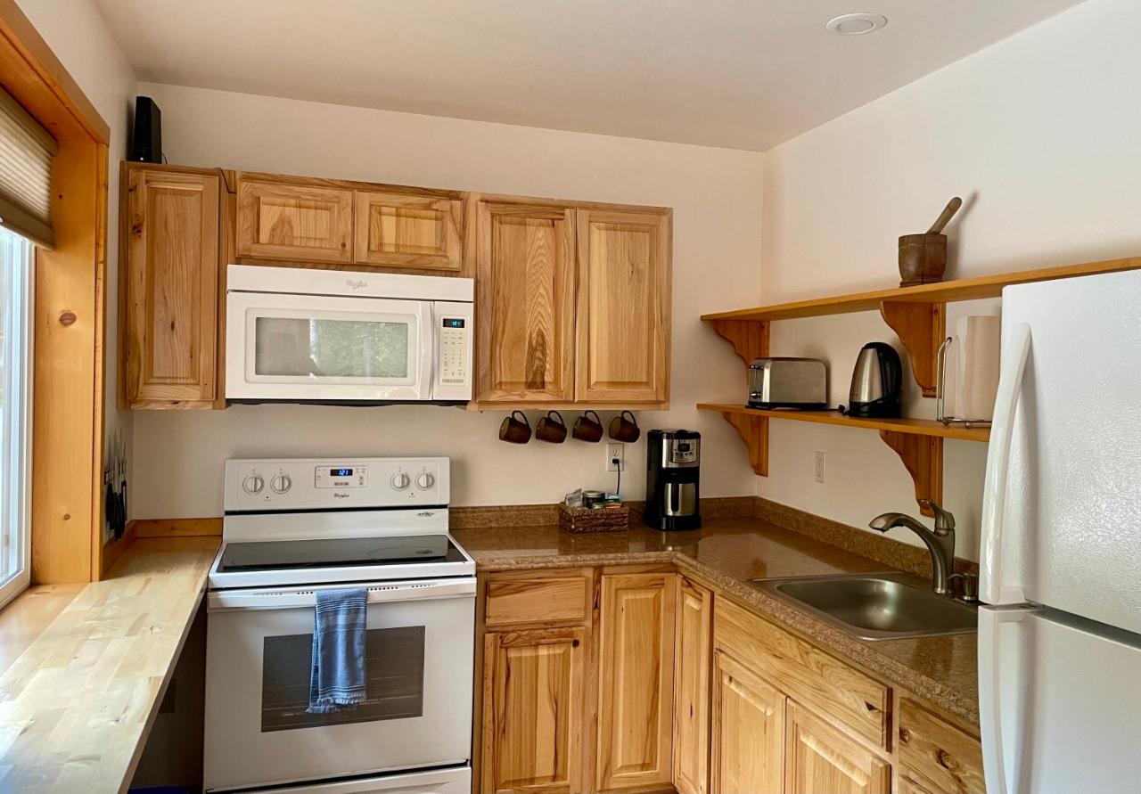 | Talkeetna Wilderness Lodge & Cabin Rentals