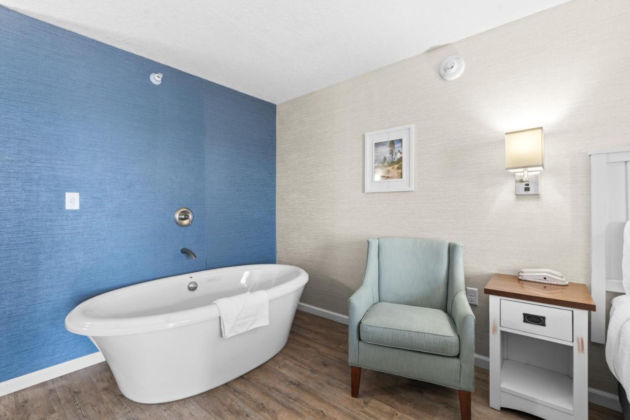 Beach View Walkout King with Spa at The Baywatch Resort