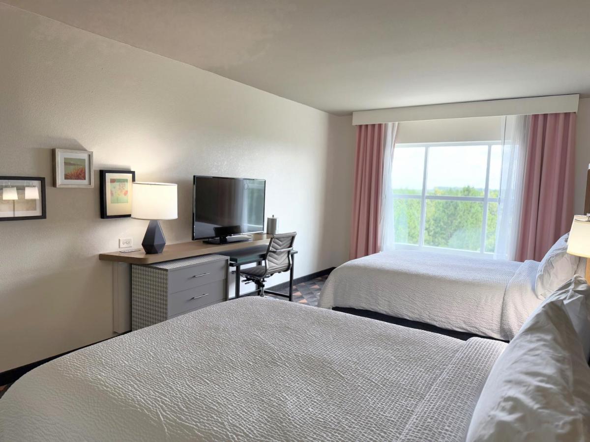  | Holiday Inn Hotel And Suites Fayetteville W-Fort Bragg Area, an IHG Hotel