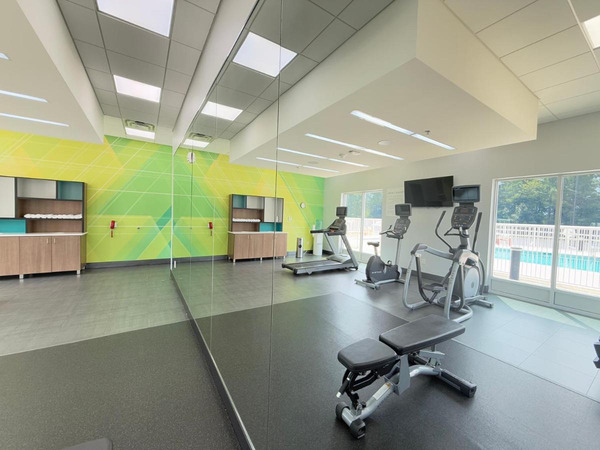  | Holiday Inn Hotel And Suites Fayetteville W-Fort Bragg Area, an IHG Hotel
