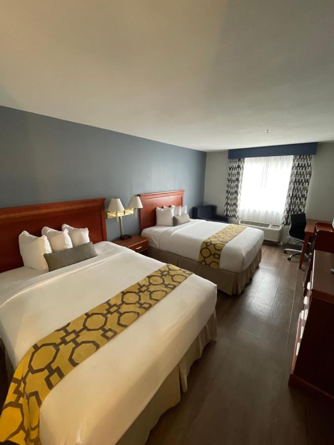 Queen Room with Two Queen Beds - Non-Smoking at Baymont by Wyndham Yreka