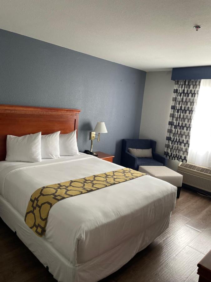 Double Room - Disability Access/Non-Smoking at Baymont by Wyndham Yreka