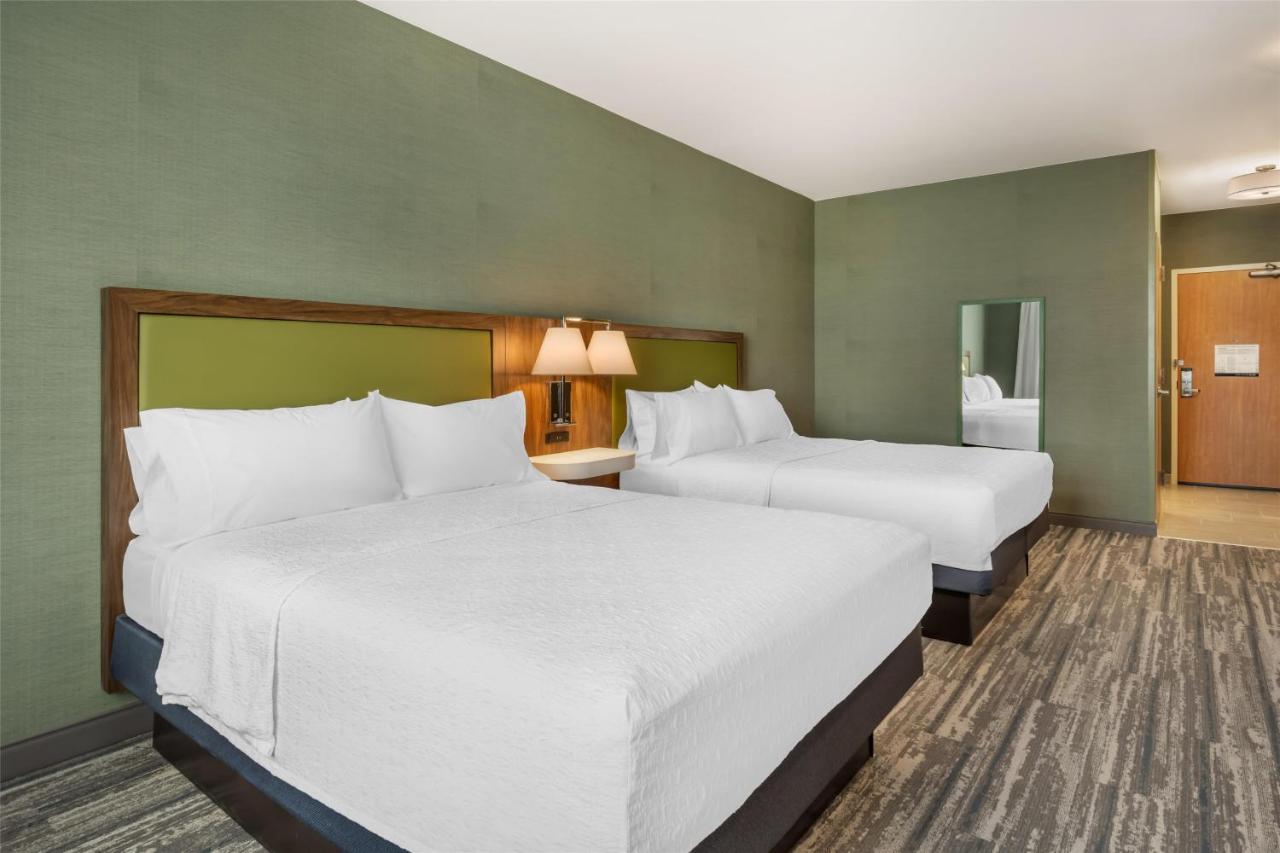 Queen Room with Two Queen Beds at Hampton Inn & Suites Coeur d' Alene