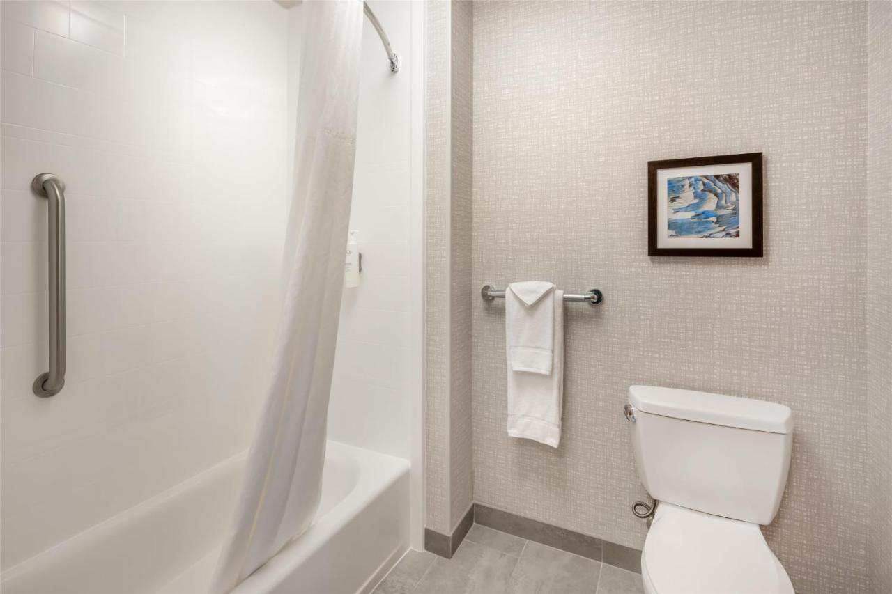 King Studio with Sofa Bed at Hampton Inn & Suites Coeur d' Alene