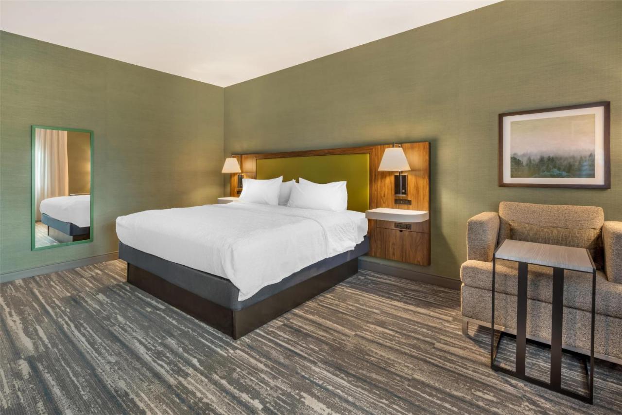 King Room with Balcony at Hampton Inn & Suites Coeur d' Alene