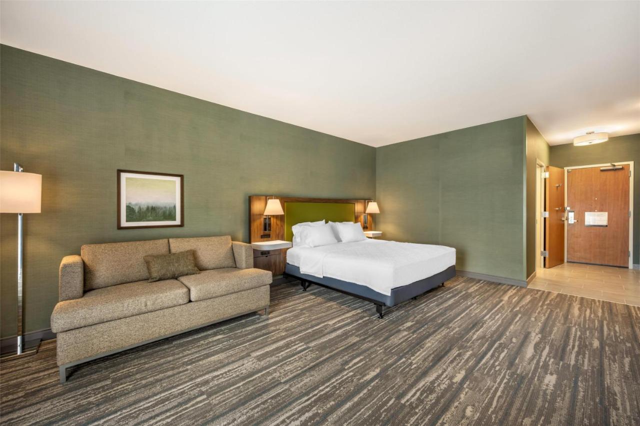 King Bed Studio at Hampton Inn & Suites Coeur d' Alene