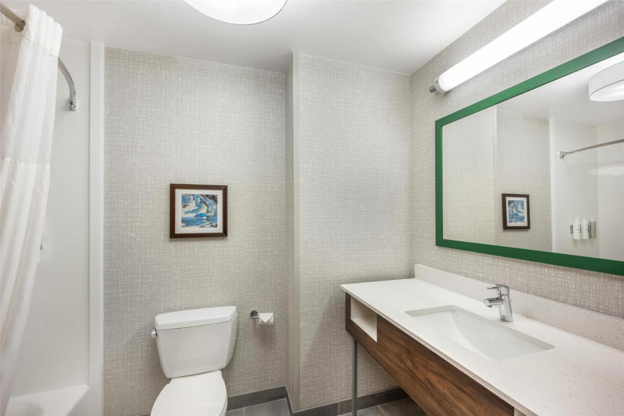 Queen Room with Two Queen Beds at Hampton Inn & Suites Coeur d' Alene
