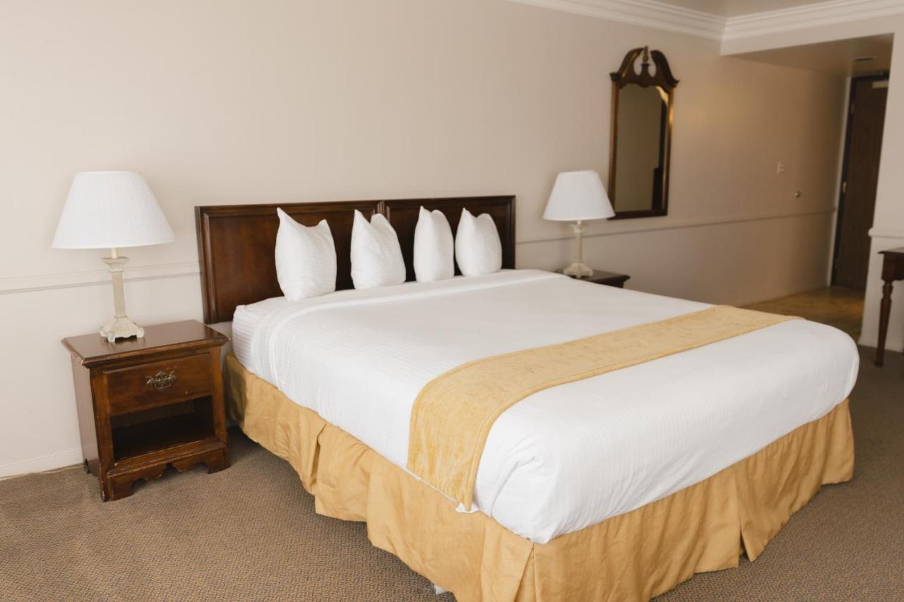  | Historic Santa Maria Inn