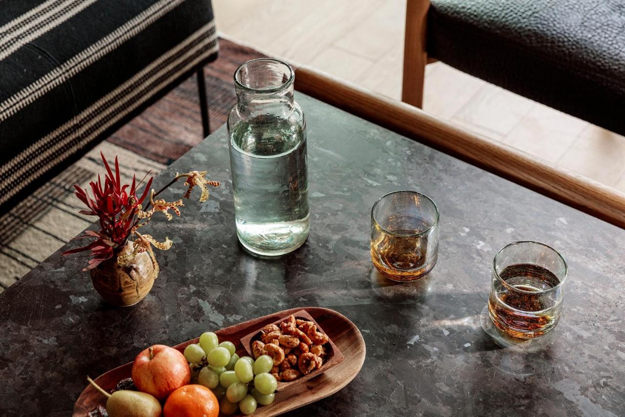 Grand King, Guest room, 1 King at Austin Proper Hotel, a Member of Design Hotels