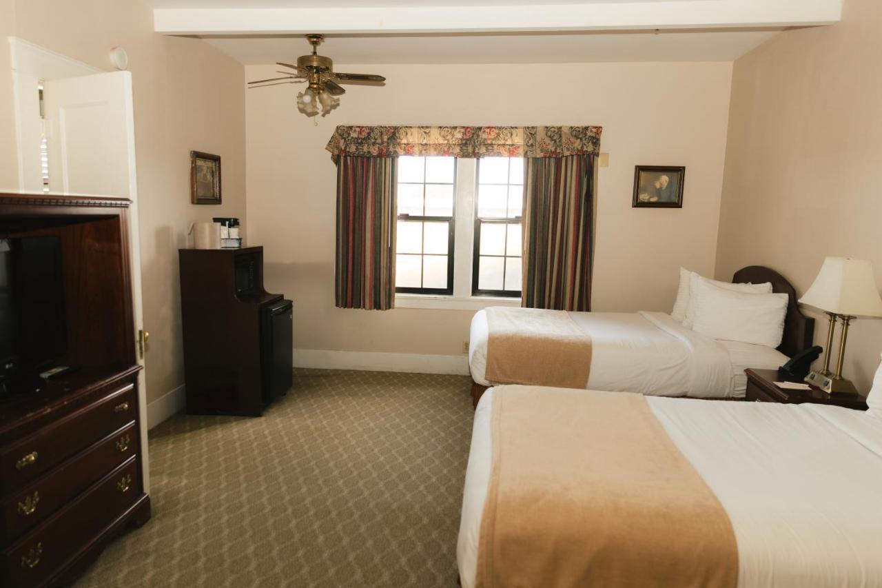  | Historic Santa Maria Inn