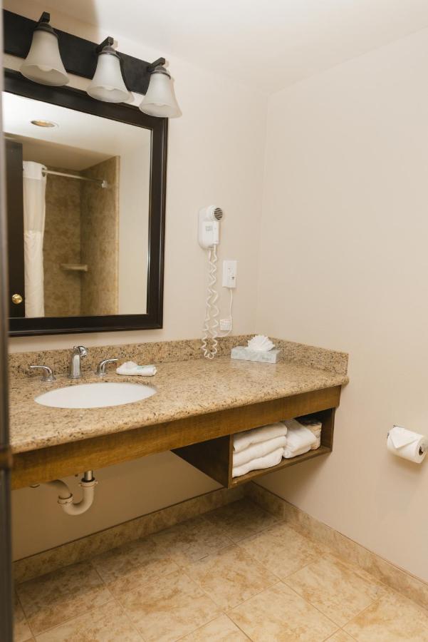  | Historic Santa Maria Inn
