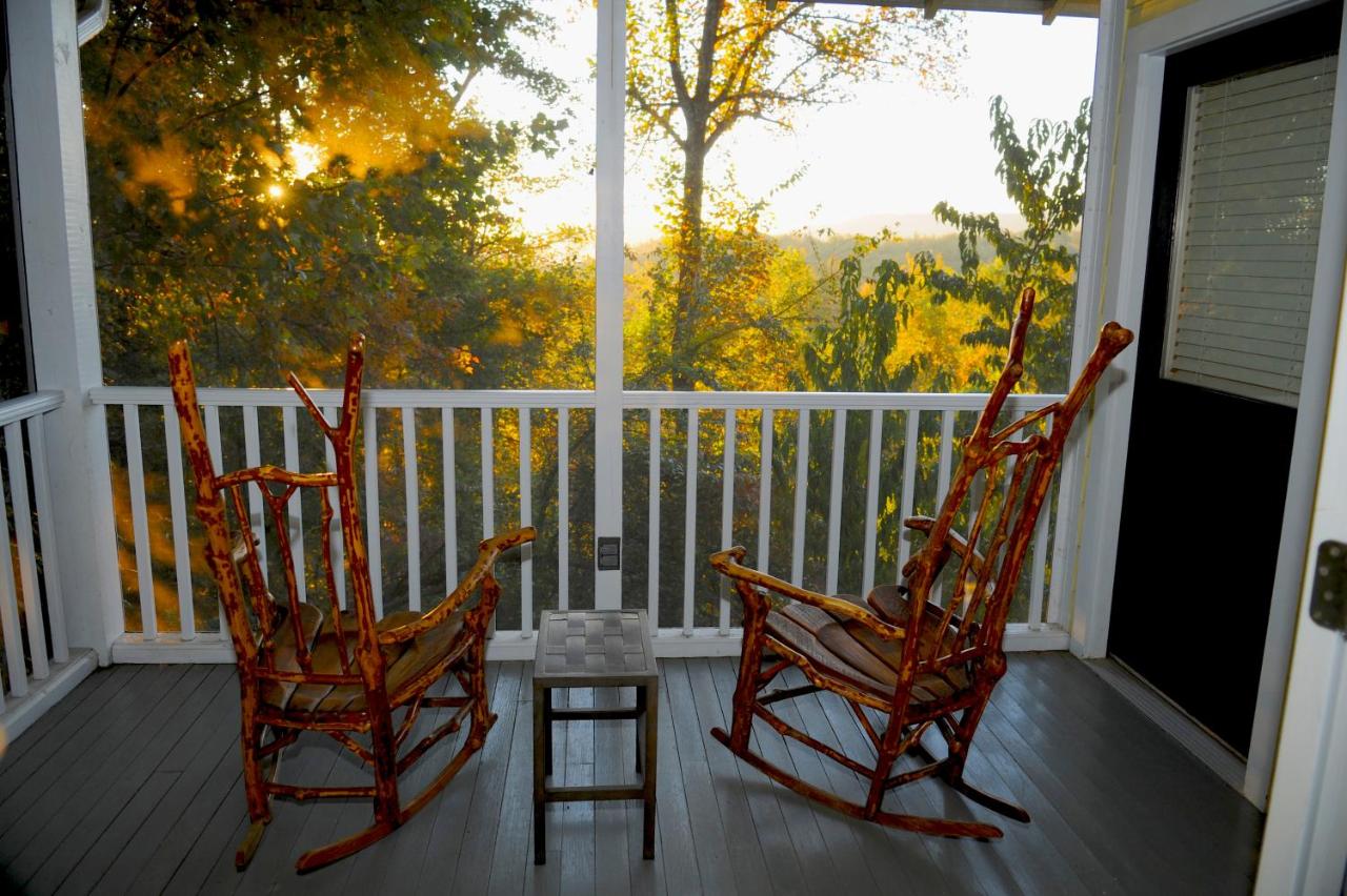| Orchard Inn