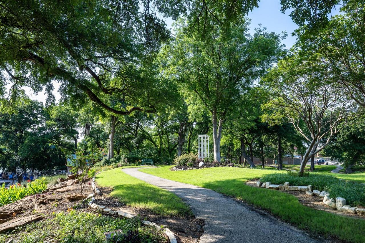 | Hilton DFW Lakes Executive Conference Center