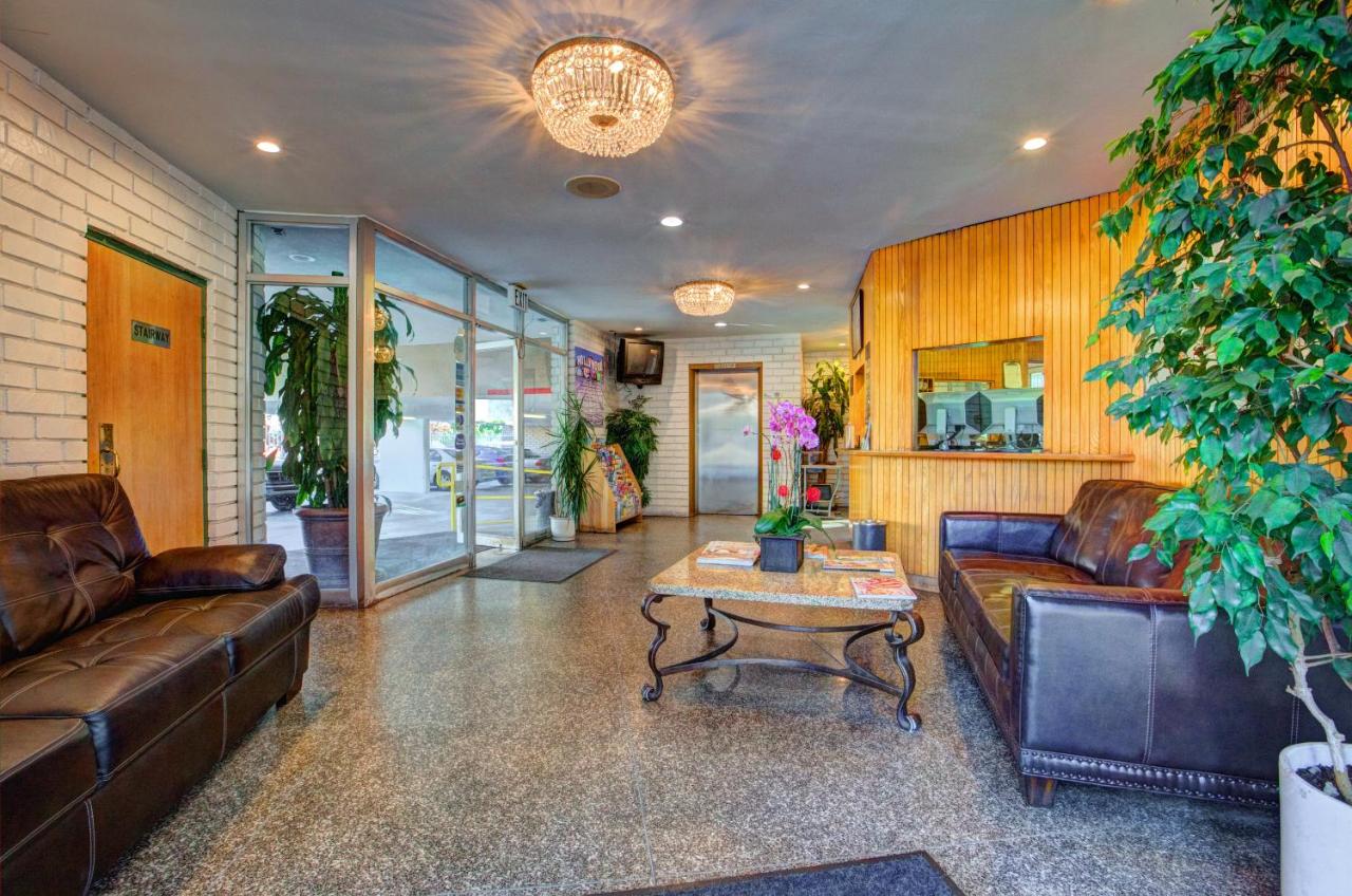 | Dunes Inn - Wilshire