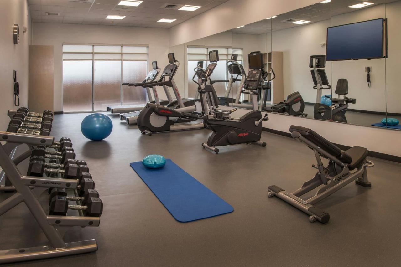 | Fairfield Inn and Suites by Marriott Washington