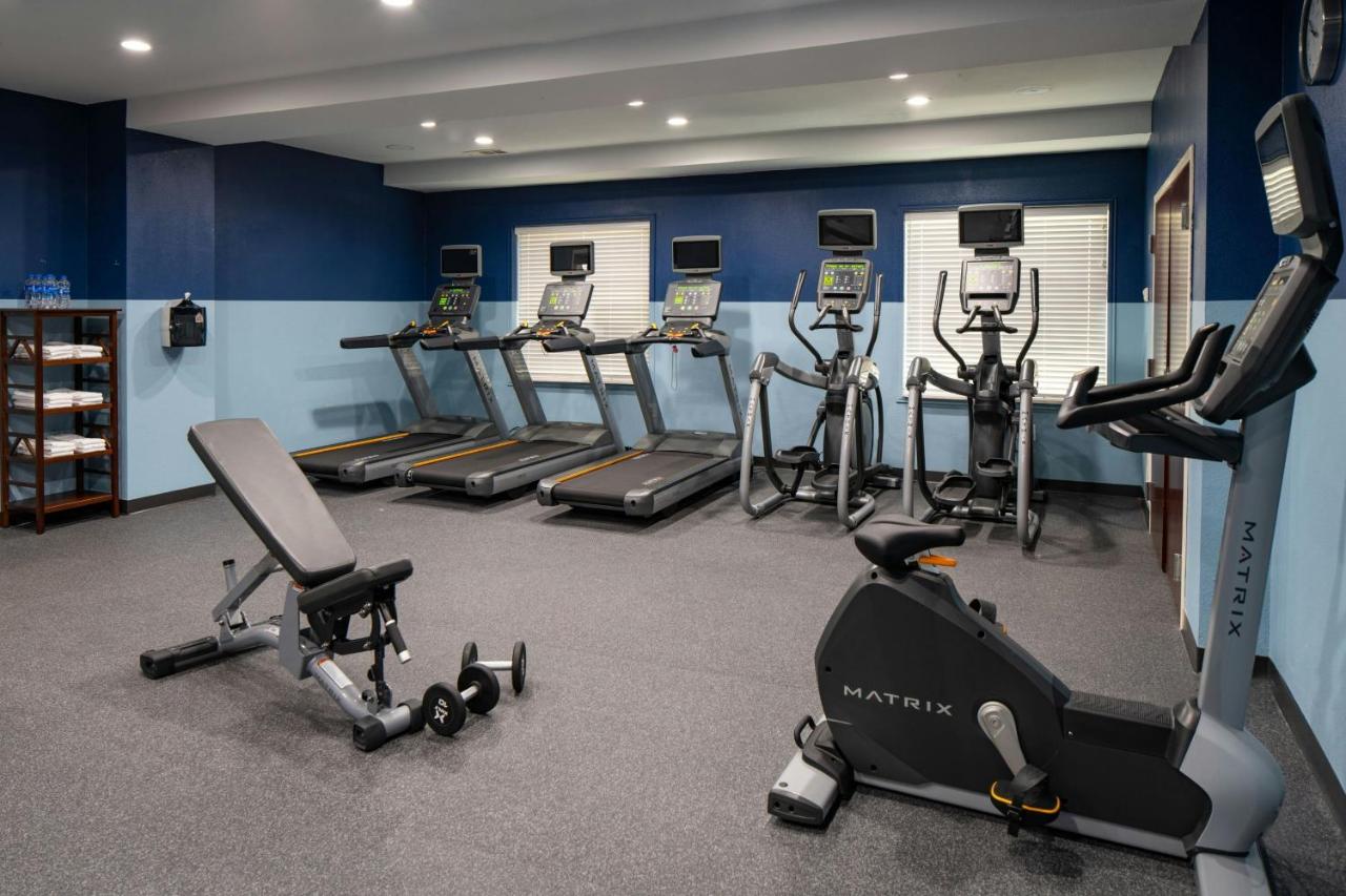 | Four Points by Sheraton Dallas Arlington Entertainment District