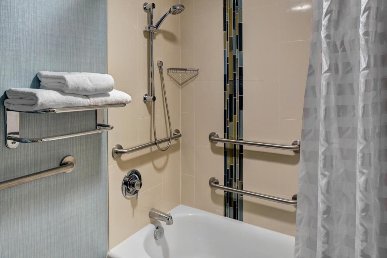King Room - Disability Access with Shower at Hyatt Place Denver Airport