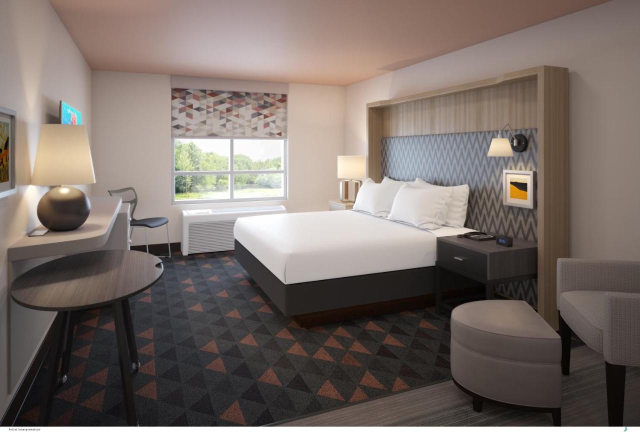  | Holiday Inn Hotel And Suites Fayetteville W-Fort Bragg Area, an IHG Hotel