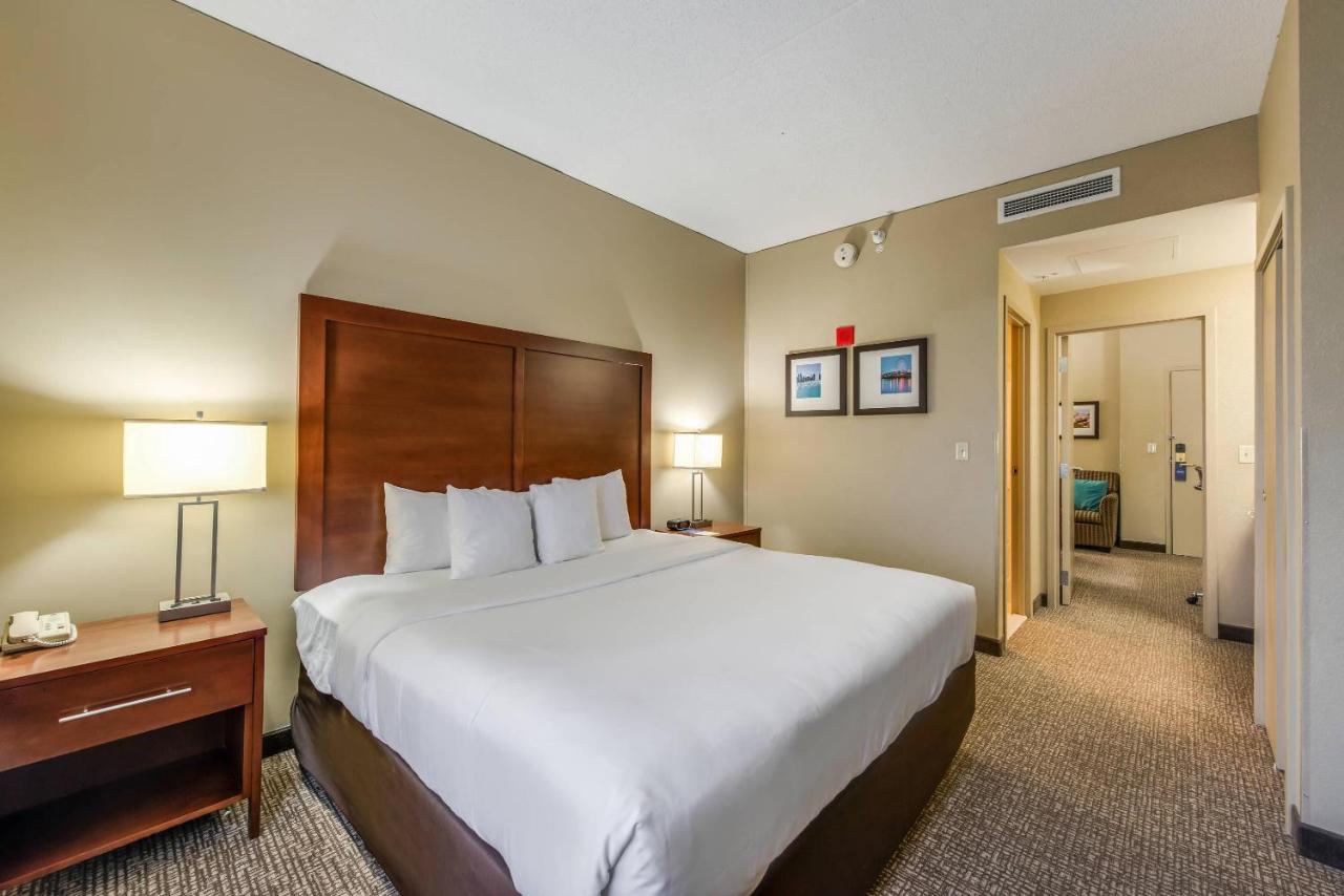 King Suite - Non-Smoking (4 Adults) at Comfort Suites Chicago O'Hare Airport