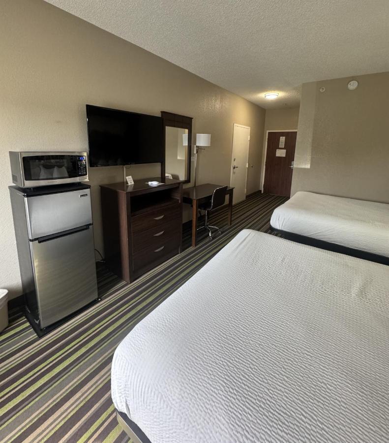 Queen Room with Two Queen Beds - Non-Smoking at Super 8 by Wyndham Hernando