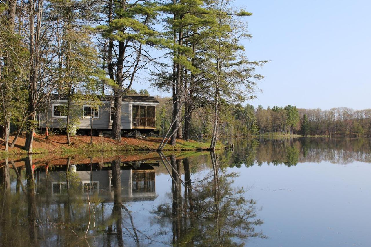 | Alpine Lake Lakefront Park Model 4
