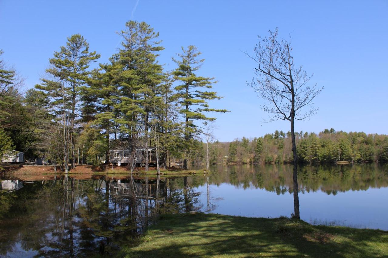 | Alpine Lake Lakefront Park Model 4