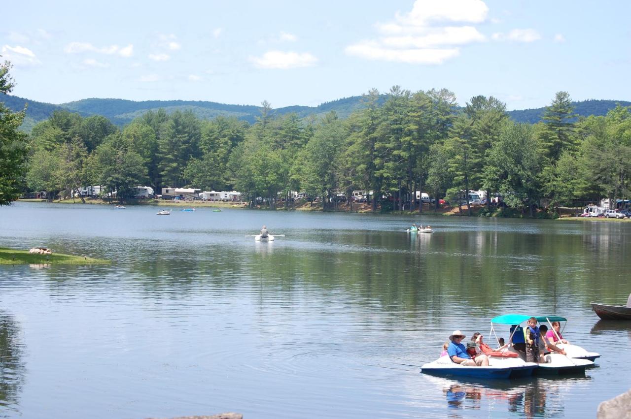| Alpine Lake Lakefront Park Model 4