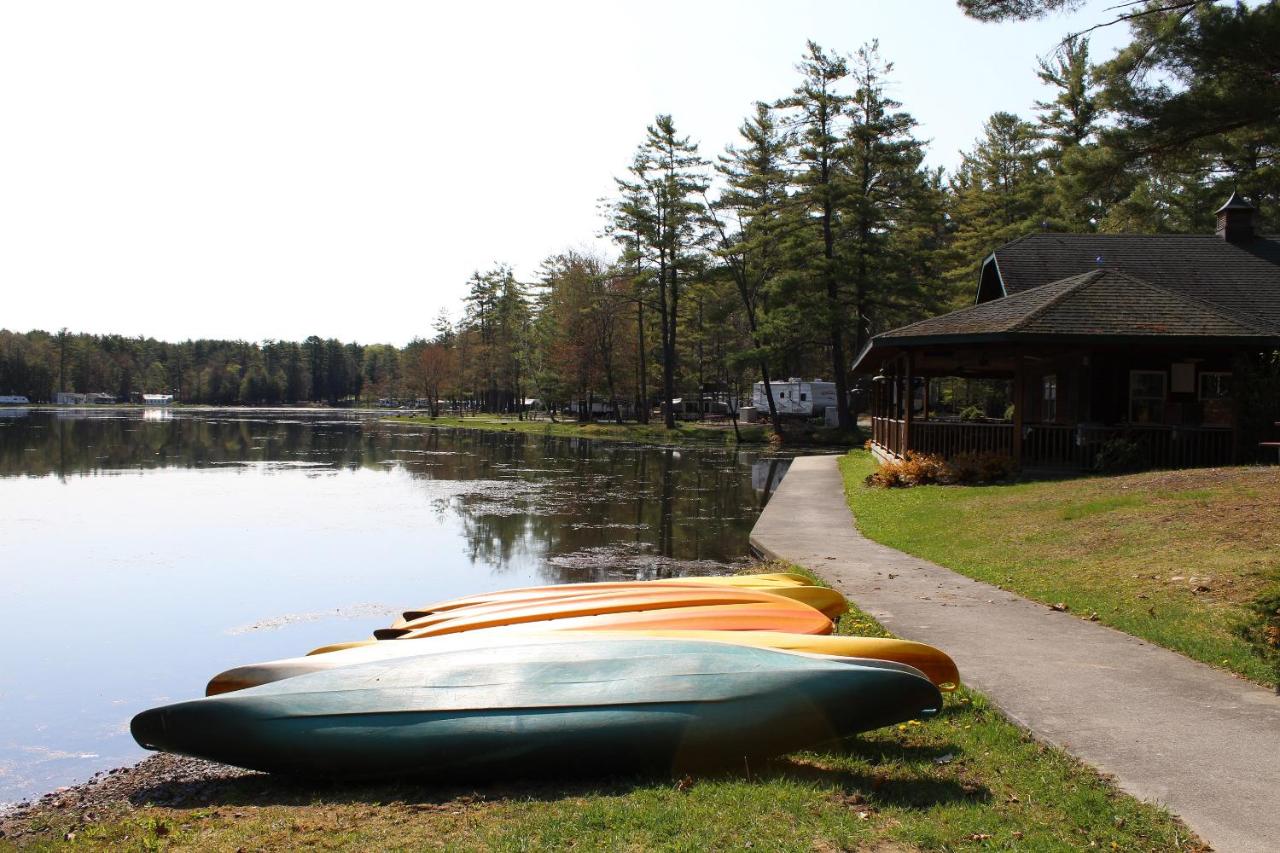 | Alpine Lake Lakefront Park Model 4