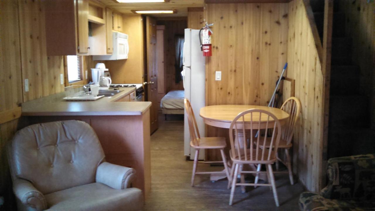 | Alpine Lake Lakefront Cabin 5