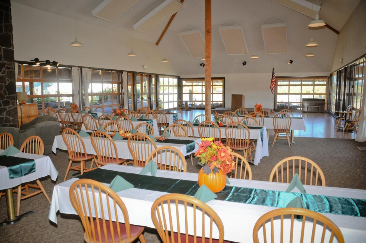 | Bend-Sunriver Camping Resort 24 ft. Yurt 16