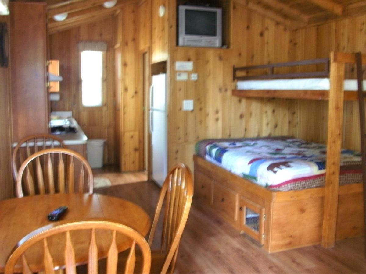  | Bend-Sunriver Camping Resort Studio Cabin 6