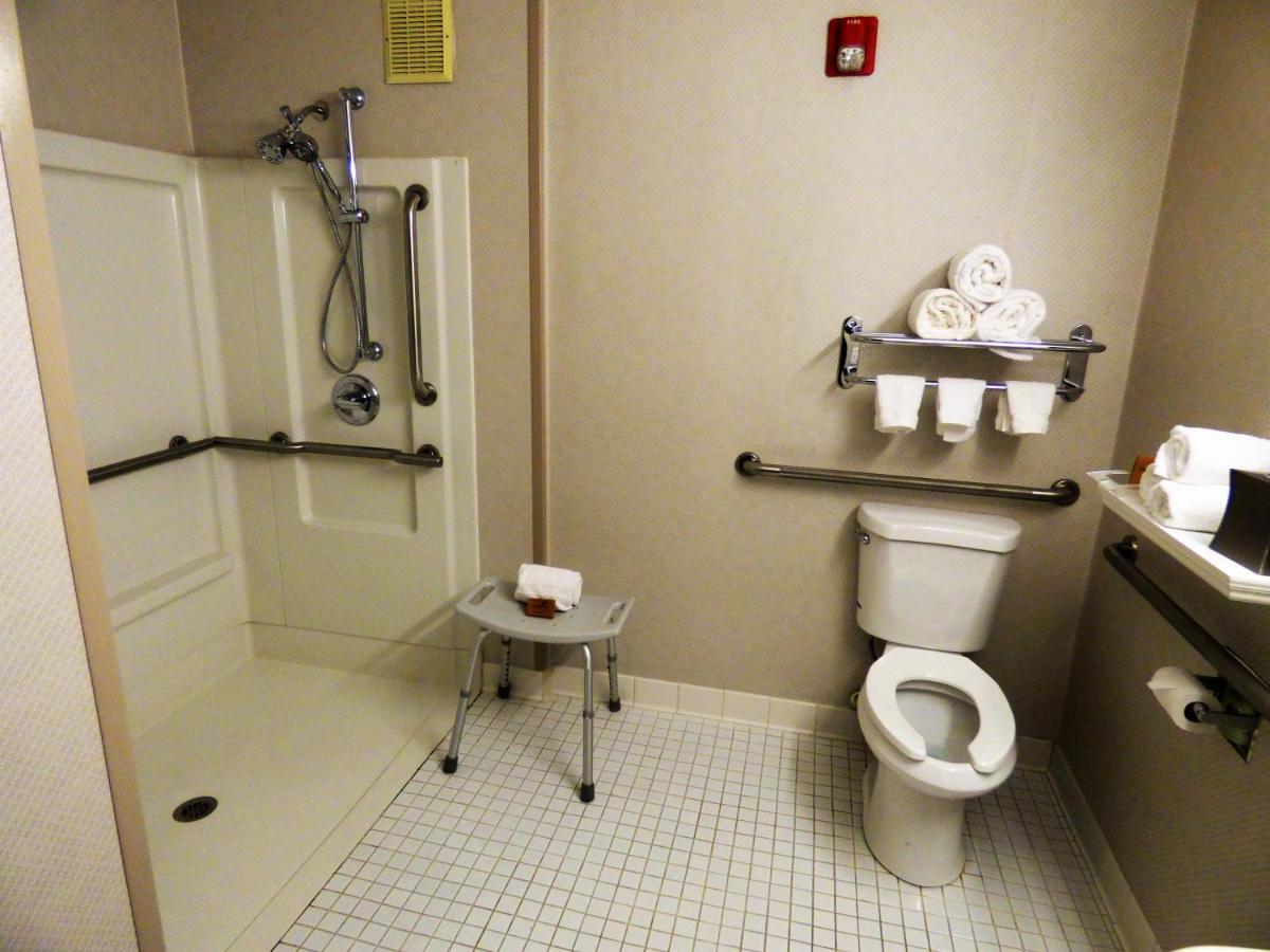 King Room - Disability Access at Kingston Regency Inn