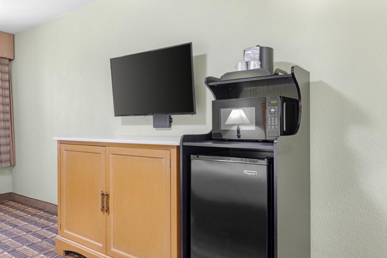 Standard King Room - Non-Smoking at Quality Inn & Suites Plano East - Richardson