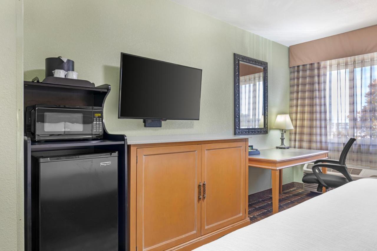 King Room - Accessible/Non-Smoking at Quality Inn & Suites Plano East - Richardson