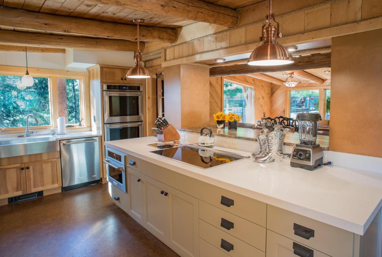 | Jackson Hole Hideout