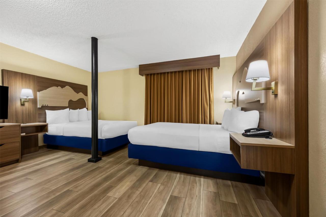 | Best Western Center Pointe Inn