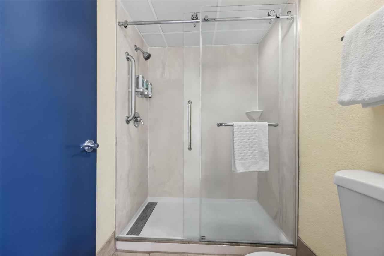 | Best Western Center Pointe Inn